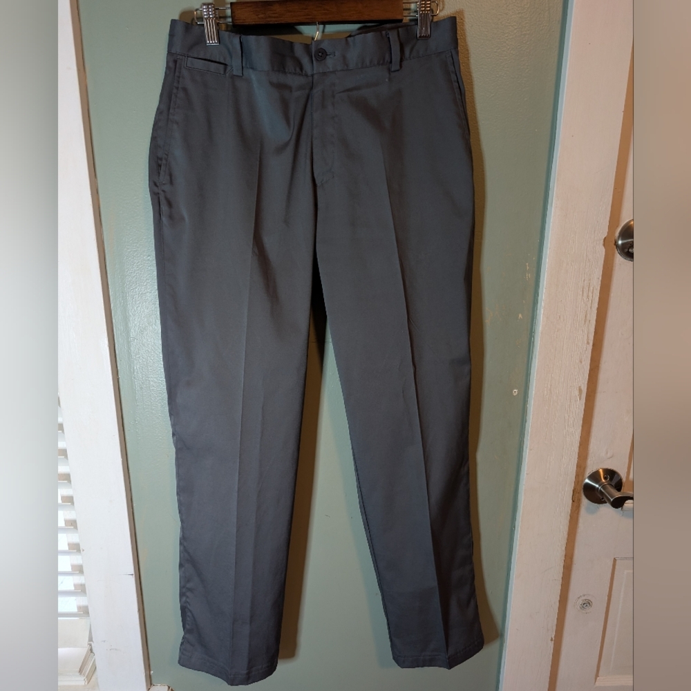 Nike Golf Men's Dri-FIT Flat Front Tech Pants in Dark Grey. Mens Size 32x30